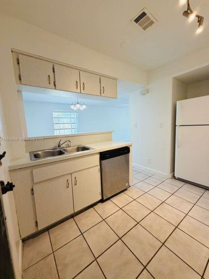 9150 NW 38th Dr, Unit 301, Coral Springs, FL 33065 Photo