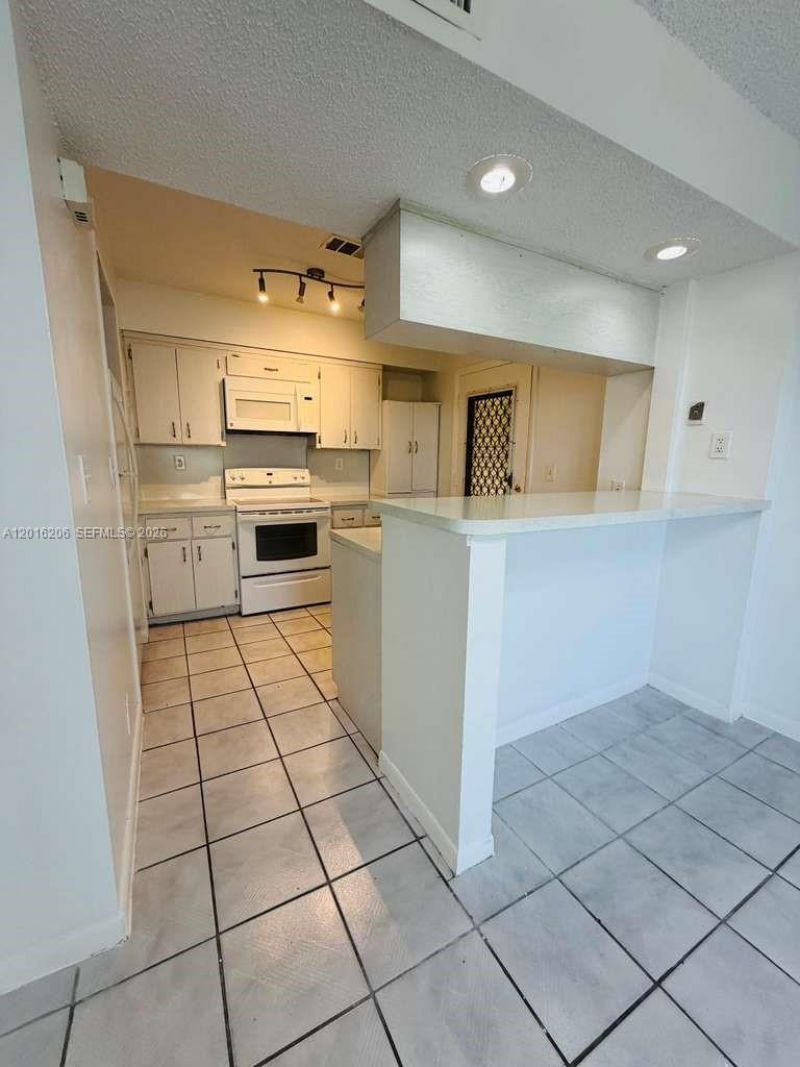 9150 NW 38th Dr, Unit 301, Coral Springs, FL 33065 Photo