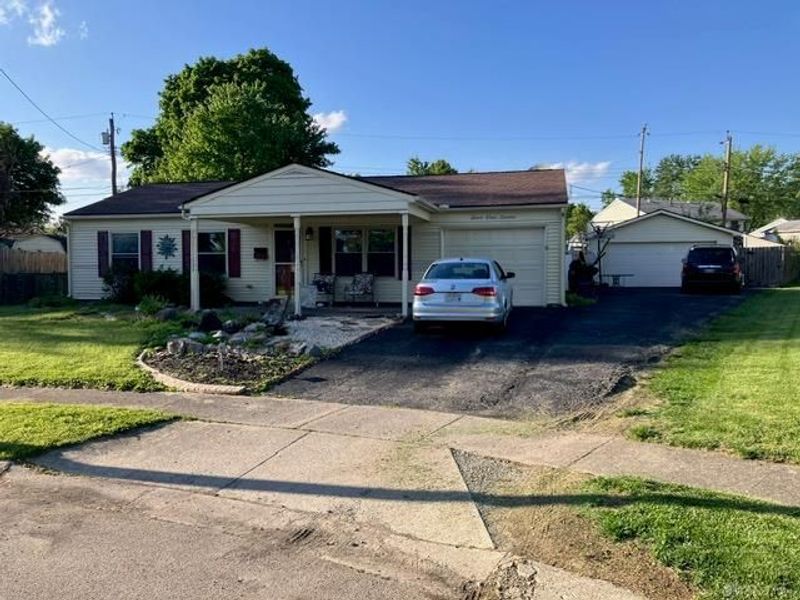 517 Millard Court, Franklin, OH 45005 Photo 2