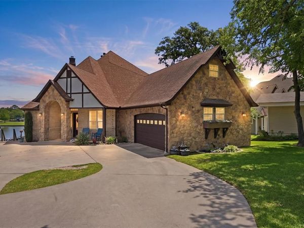1211 Kiowa Drive W, Lake Kiowa, TX 76240