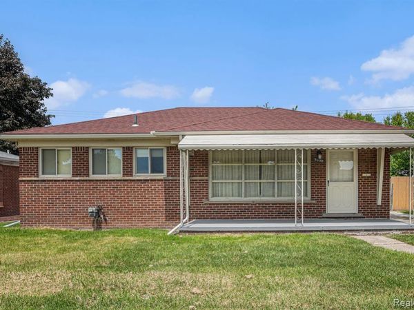 5239 East 13 Mile Rd Road, Warren, MI 48092