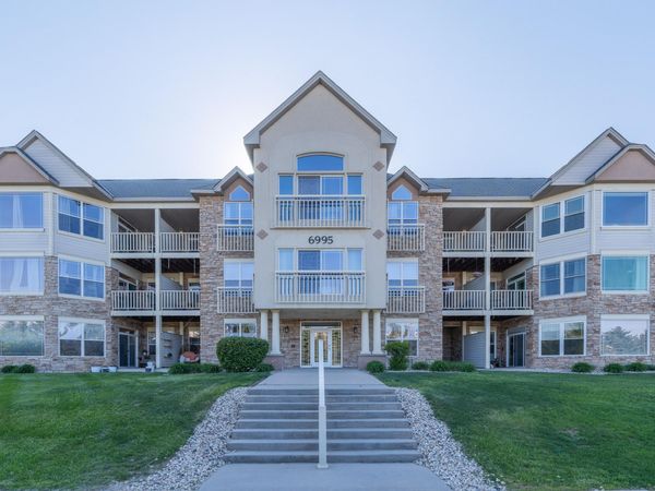 6995 S Riverwood Blvd S, Unit B06, Franklin, WI 53132
