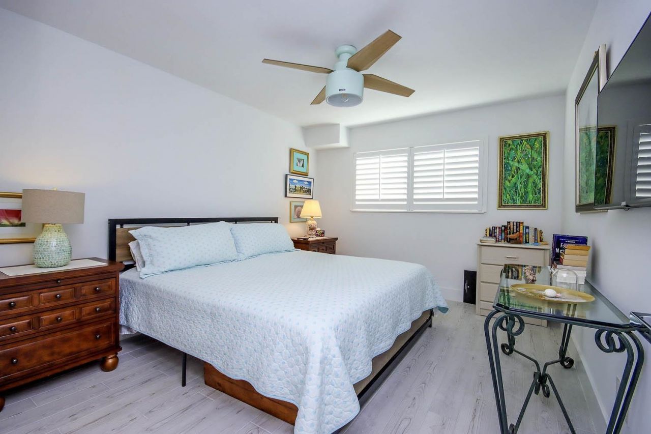 561 Periwinkle Way, Unit F3, Sanibel, FL 33957 Photo
