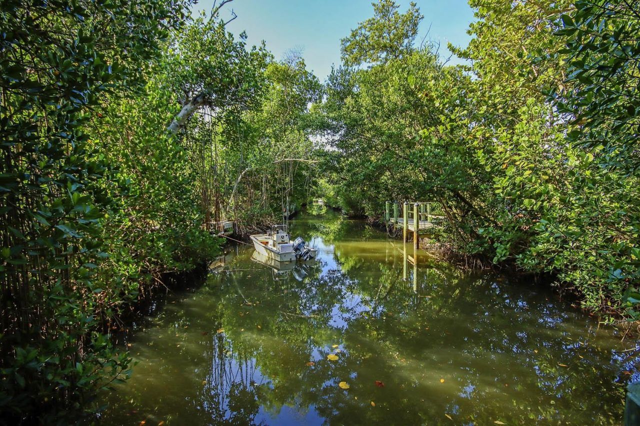 561 Periwinkle Way, Unit F3, Sanibel, FL 33957 Photo