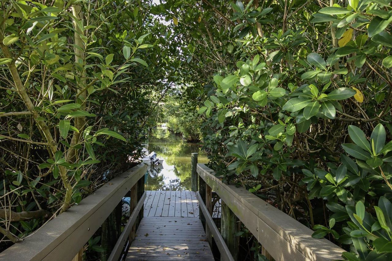 561 Periwinkle Way, Unit F3, Sanibel, FL 33957 Photo
