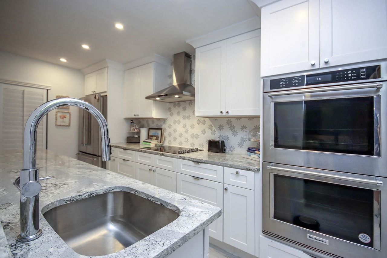 561 Periwinkle Way, Unit F3, Sanibel, FL 33957 Photo