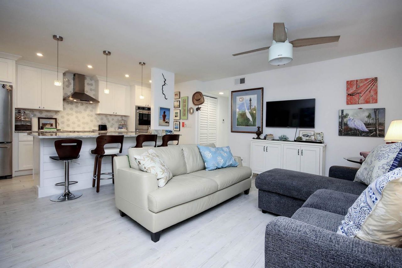 561 Periwinkle Way, Unit F3, Sanibel, FL 33957 Photo