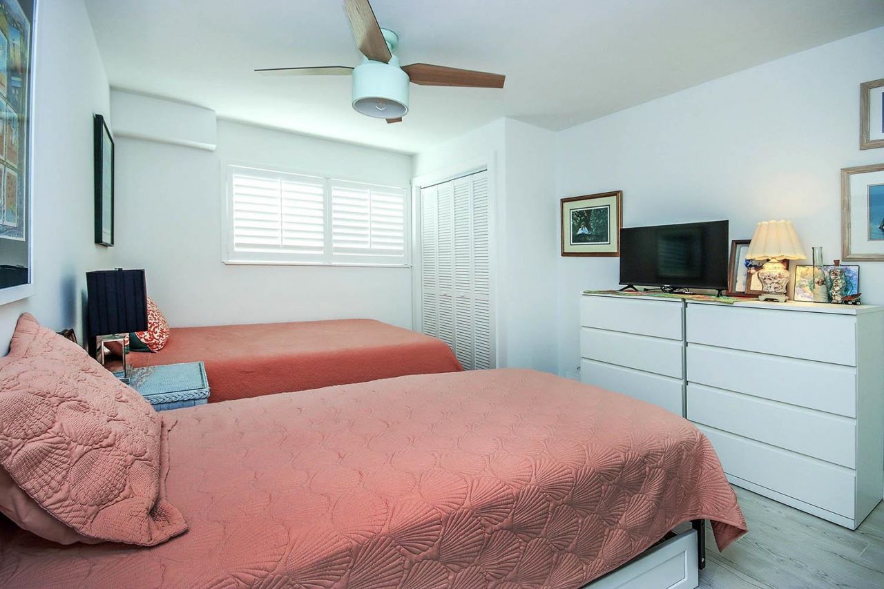 561 Periwinkle Way, Unit F3, Sanibel, FL 33957 Photo