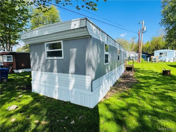 504 Dorwood Park , Ransomville, NY 14131