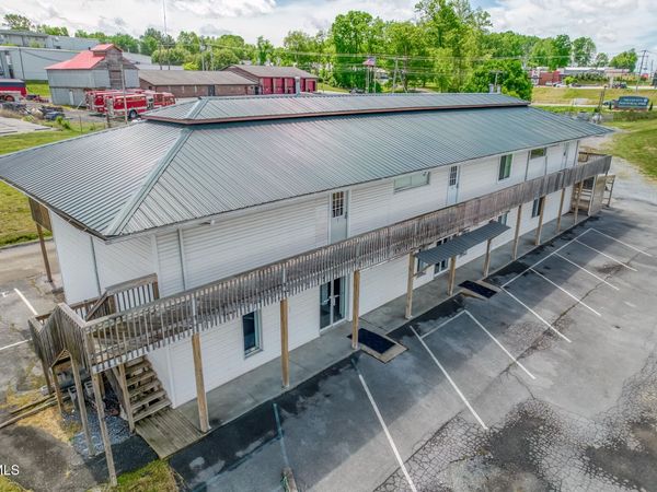 5725 Highway 11e, Piney Flats, TN 37686
