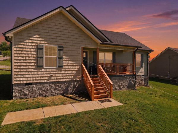 112 Fairview Ave, Cornersville, TN 37047