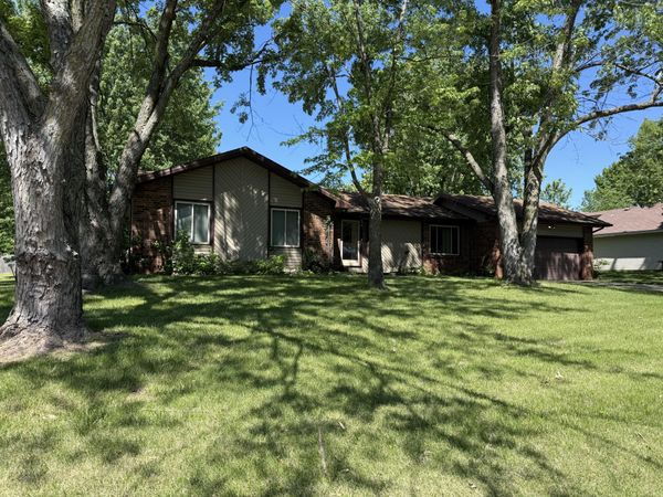 819 Barwick Place , Willard, MO 65781