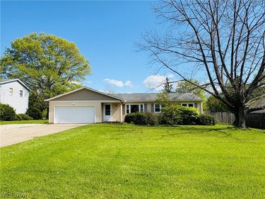 2281 Weymouth Road , Hinckley, OH 44233
