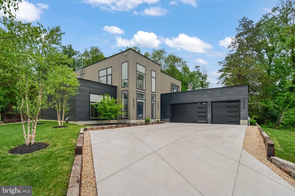 7404 Sportsman Drive, Falls Church, VA 22043 Main Photo