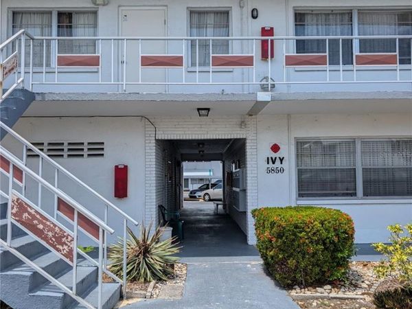 5850 18TH STREET N, Unit 11, ST PETERSBURG, FL 33714