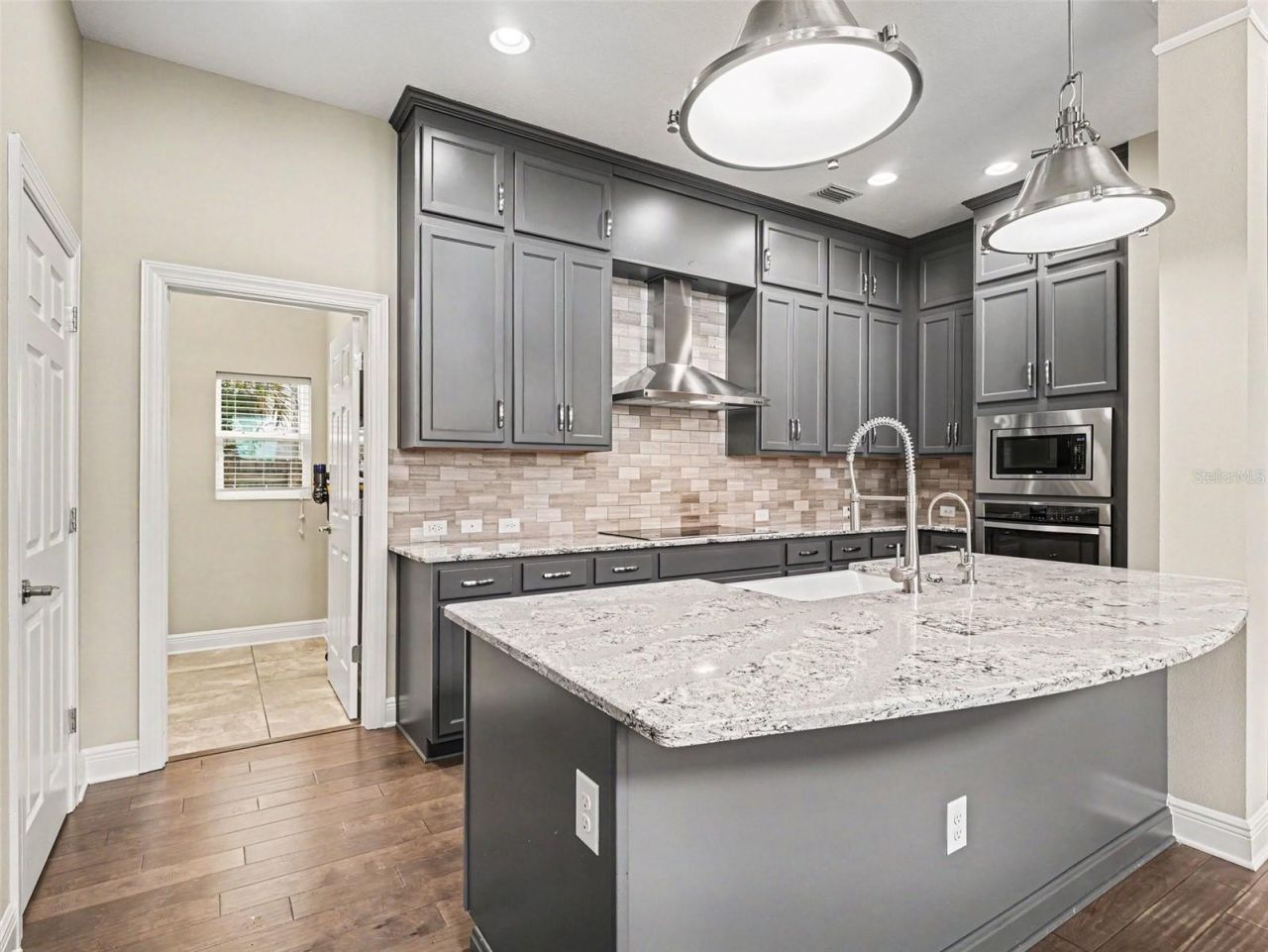 2424 Wood Street, Sarasota, FL 34237 Photo