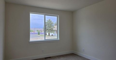 422 Seminole Drive, Yerington, NV 89447 Photo