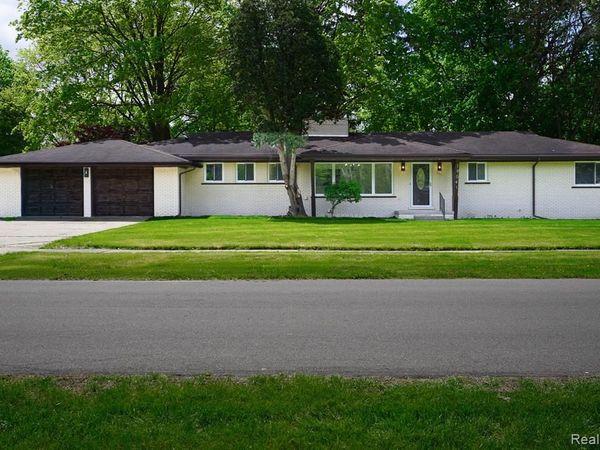 19041 Bungalow Drive, Lathrup Village, MI 48076