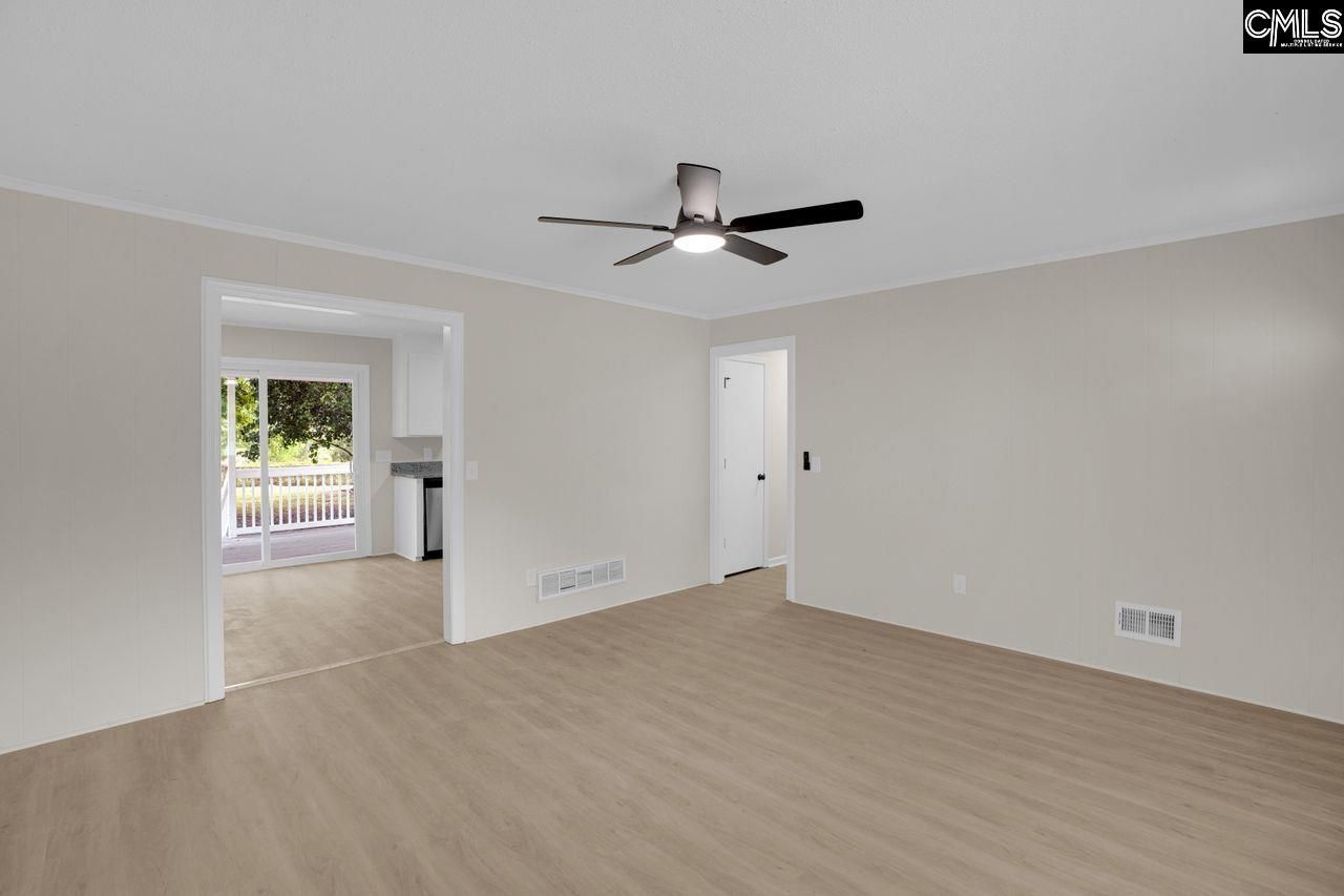 213 Crestmore Drive  Photo 16