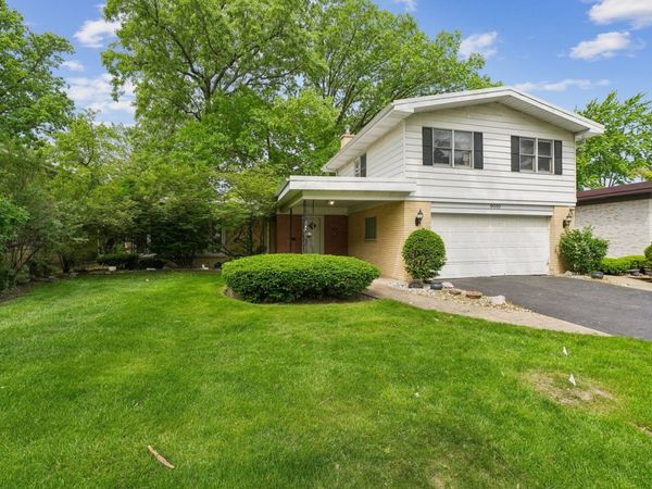9010 Pottawattami Drive, Skokie, IL 60076