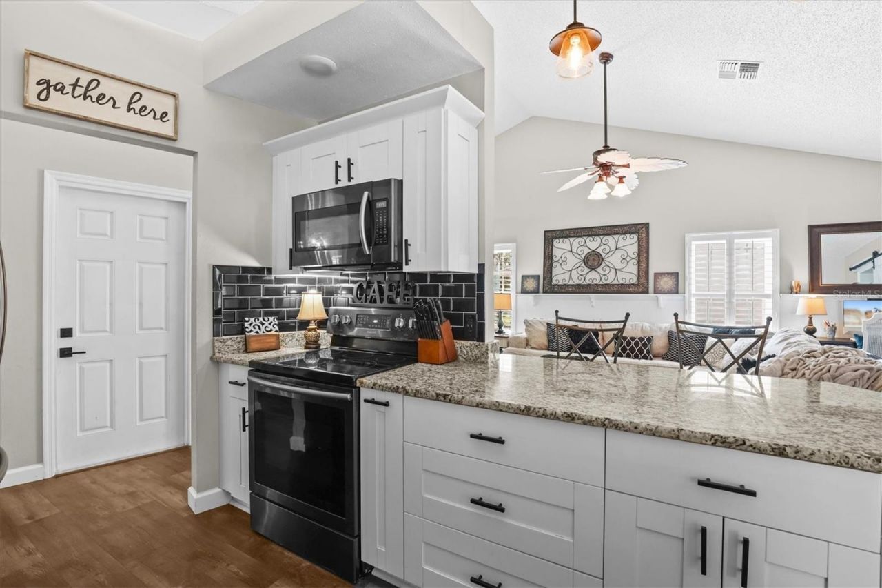 1049 Larkin Road , Spring Hill, FL 34608 Photo