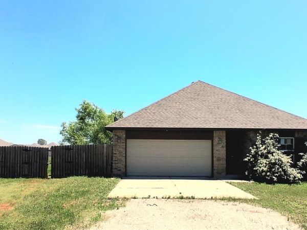 15967 Prairie Rose Drive, McLoud, OK 74851