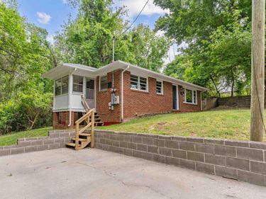 108 VAUGHAN DR , Farmville, VA 23901