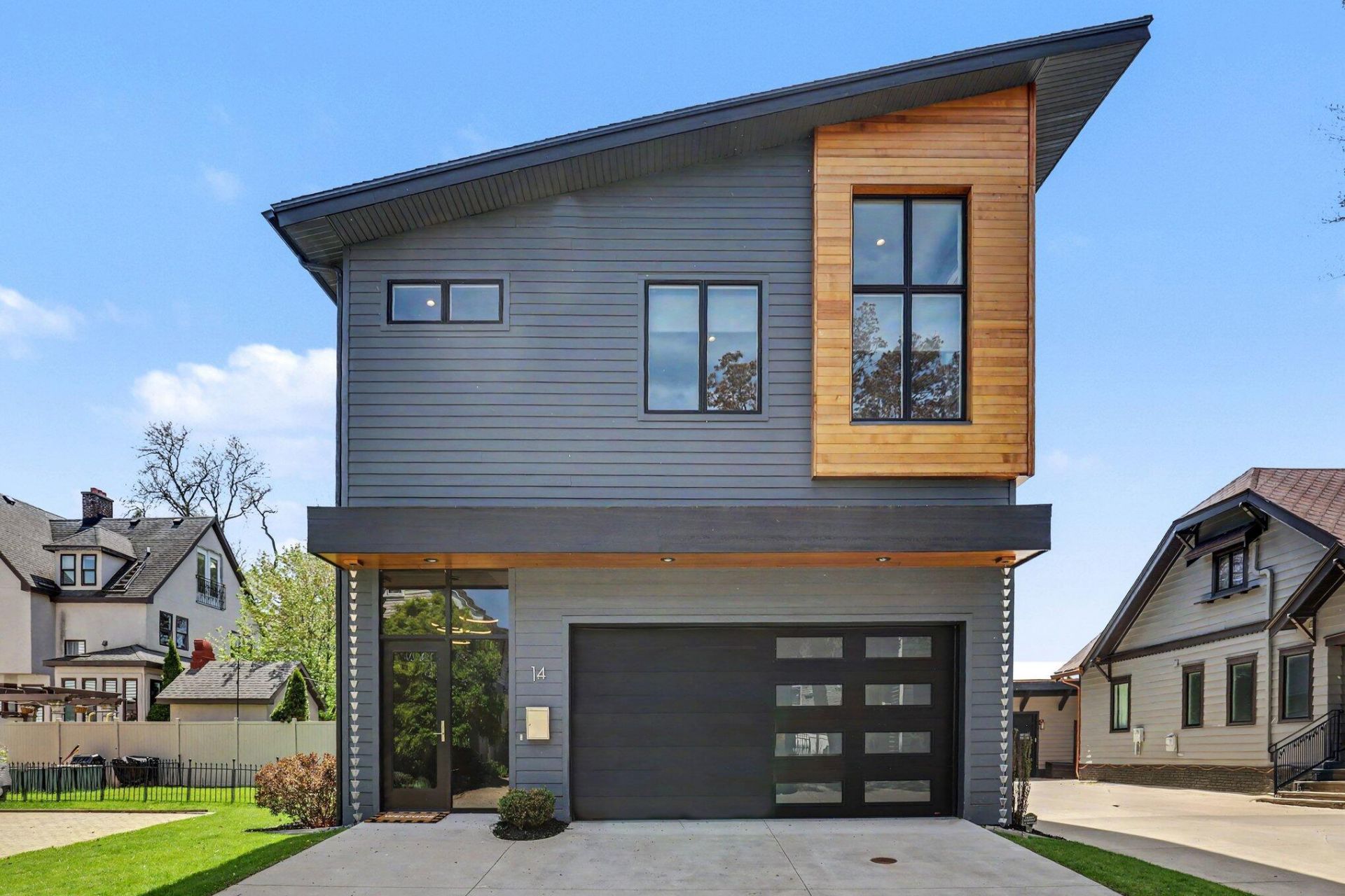 14 Trowbridge Street Ne, Grand Rapids, MI 49503 Main Photo
