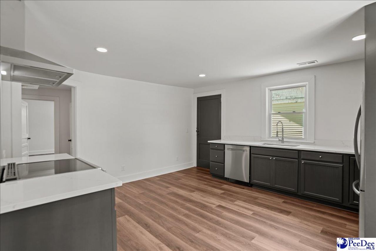 602 Church Street Photo 9