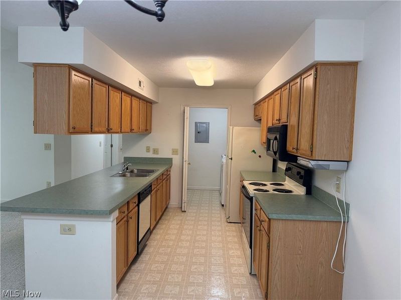 22546 Lenox Drive , Unit 425, Fairview Park, OH 44126 Photo 10