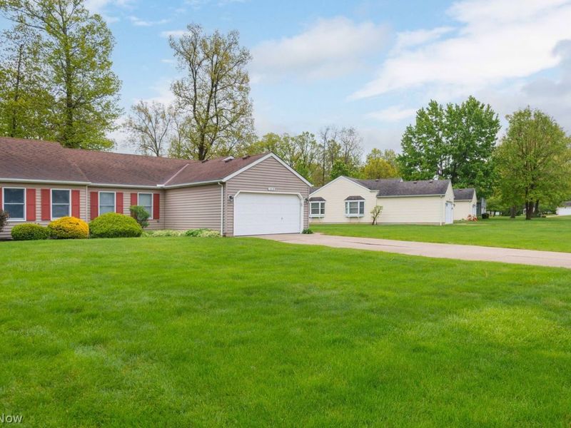 1819 Sandalwood Drive, Avon, OH 44011 Photo 3