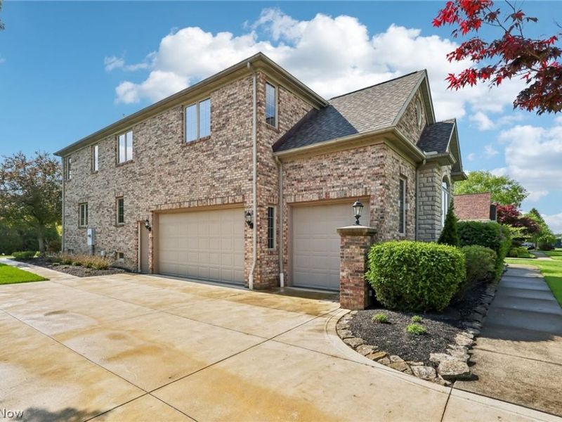 3263 Excalibur Avenue, Westlake, OH 44145 Photo 2