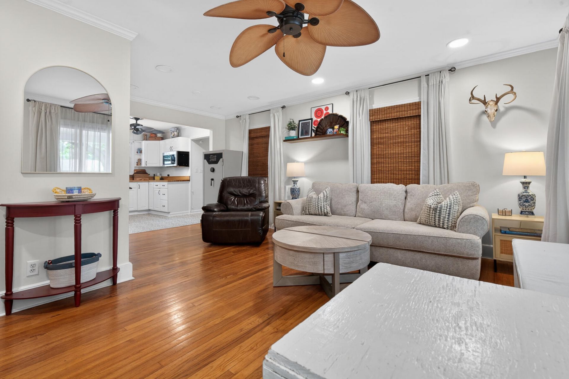 206 N Winter Street Photo 10