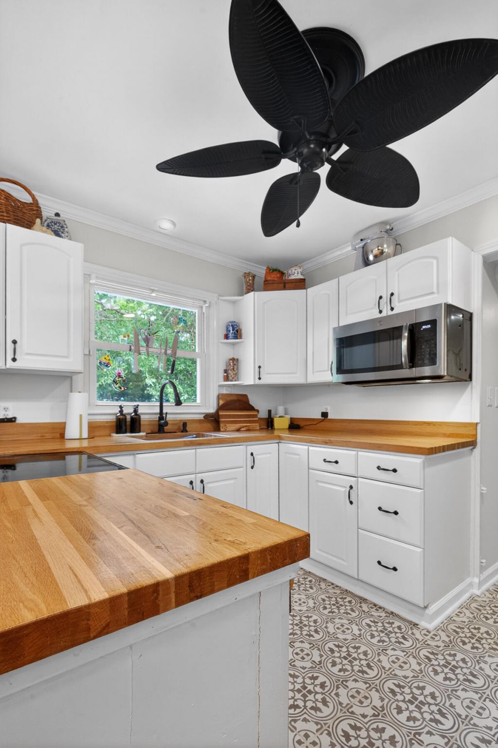 206 N Winter Street Photo 12
