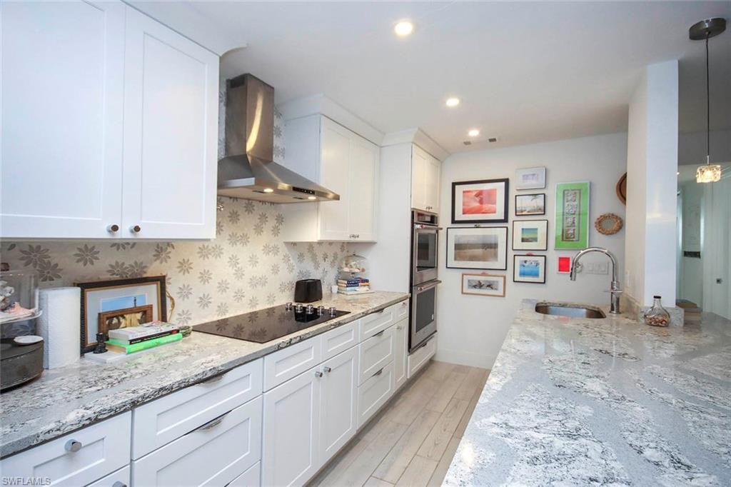 561 Periwinkle Way, Unit F3, Sanibel, FL 33957 Photo