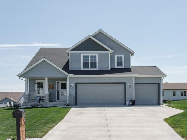 907 Ridge COURT, Watertown, WI 53094