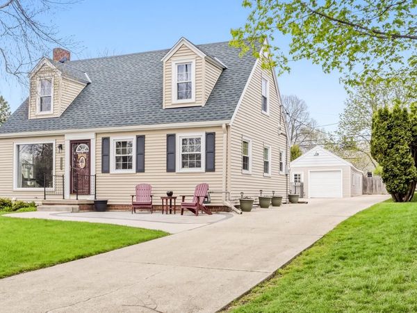 8314 Regent ROAD, Fox Point, WI 53217