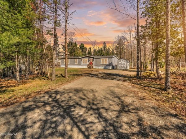 1047 Sunset Avenue , Glenburn, ME 04401