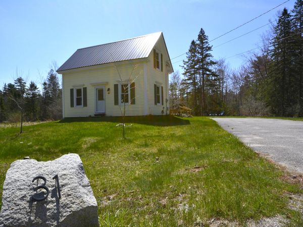 31 Cross Road , Hancock, ME 04640