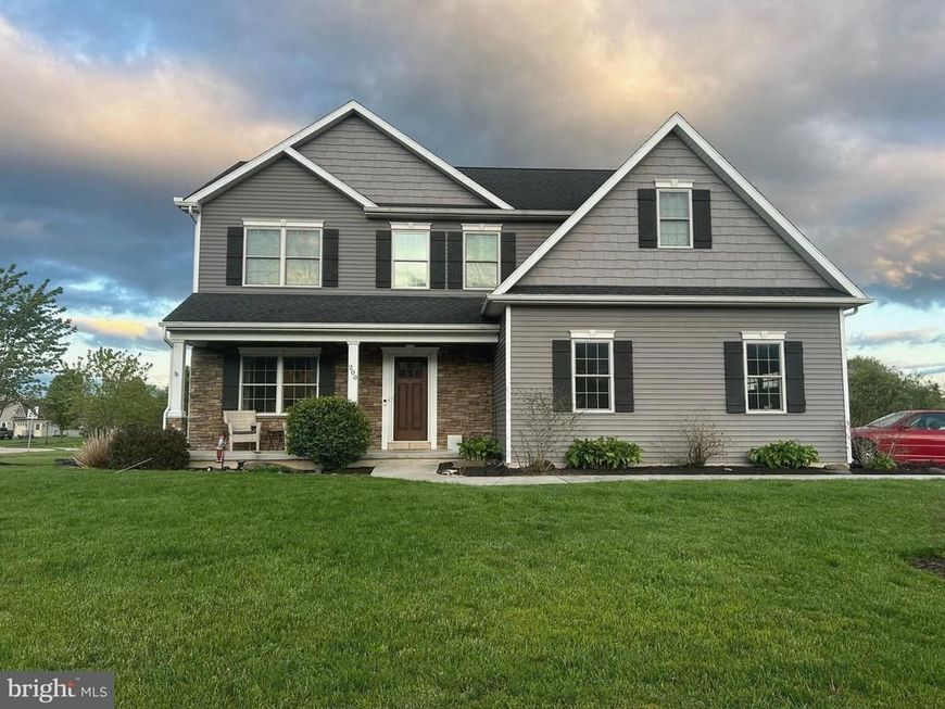 200 Irish Drive, New Oxford, PA 17350 Main Photo