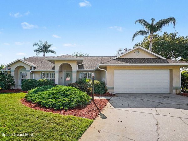 498 Lake Victoria Circle , Melbourne, FL 32940