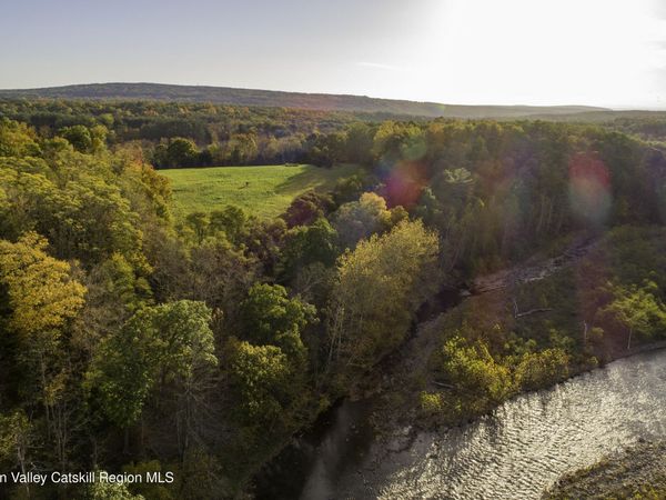 8207 Route 32 , Cairo, NY 12413