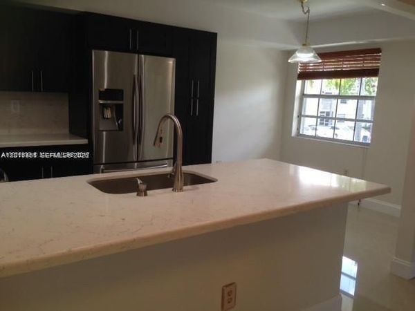 451 NE 210th Cir Ter , Unit 202-19, Miami, FL 33179