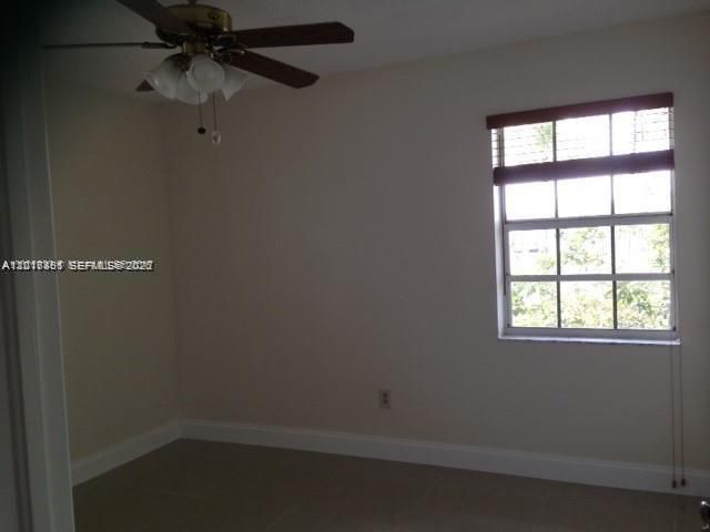 451 NE 210th Cir Ter , Unit 202-19, Miami, FL 33179 Photo