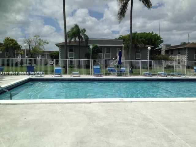 451 NE 210th Cir Ter , Unit 202-19, Miami, FL 33179 Photo