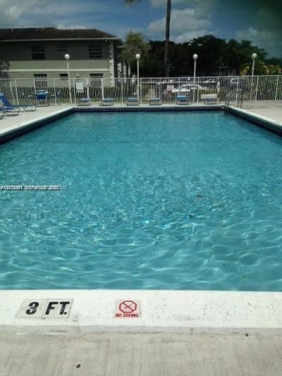 451 NE 210th Cir Ter , Unit 202-19, Miami, FL 33179 Photo