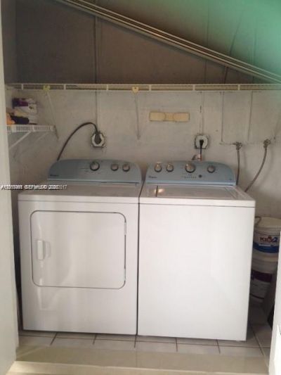451 NE 210th Cir Ter , Unit 202-19, Miami, FL 33179 Photo