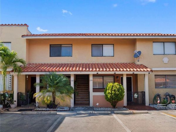 2735 W 60th Pl , Unit 204, Hialeah, FL 33016