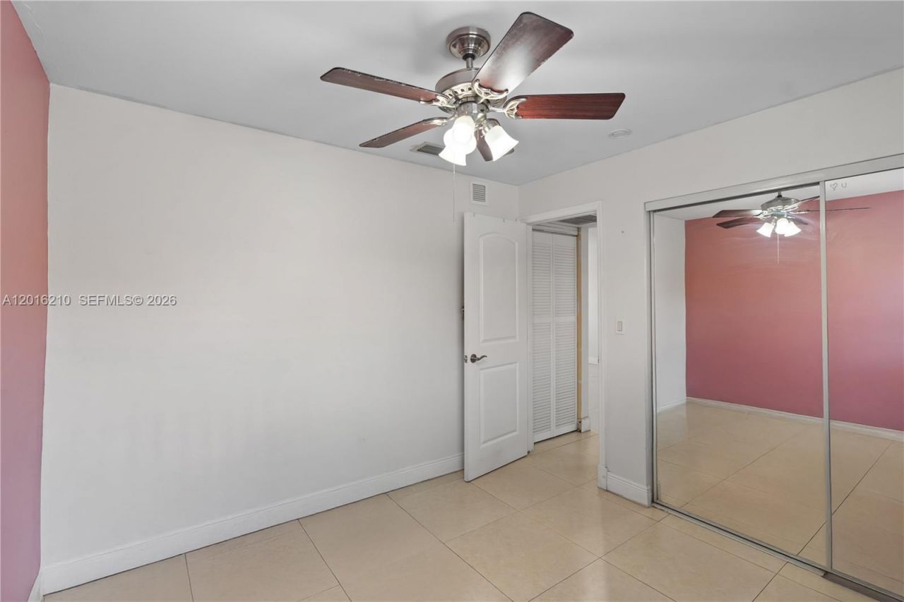 2735 W 60th Pl , Unit 204, Hialeah, FL 33016 Photo