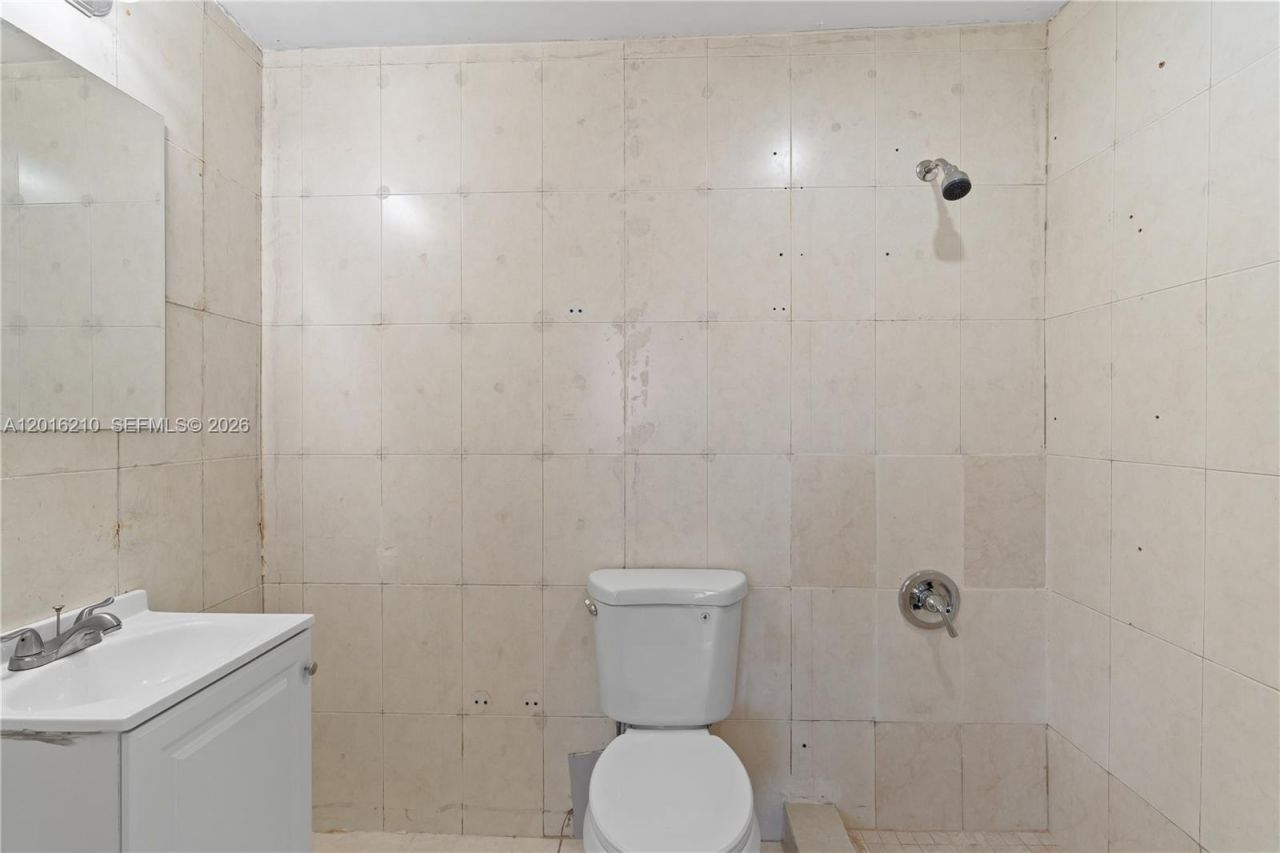2735 W 60th Pl , Unit 204, Hialeah, FL 33016 Photo